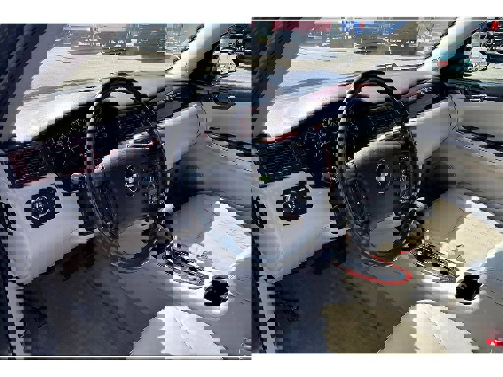 Used 2010 Chevrolet Impala LT w/ Luxury Edition Package image 16