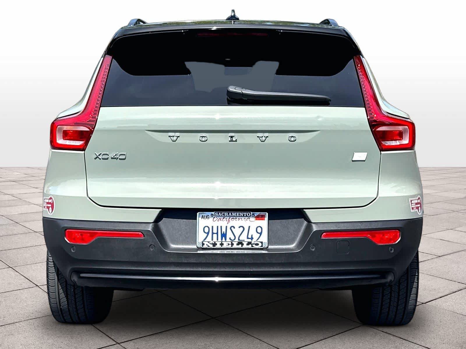 Used 2023 Volvo XC40 Recharge Plus w/ Protection Package Premier AWD/4WD image 7