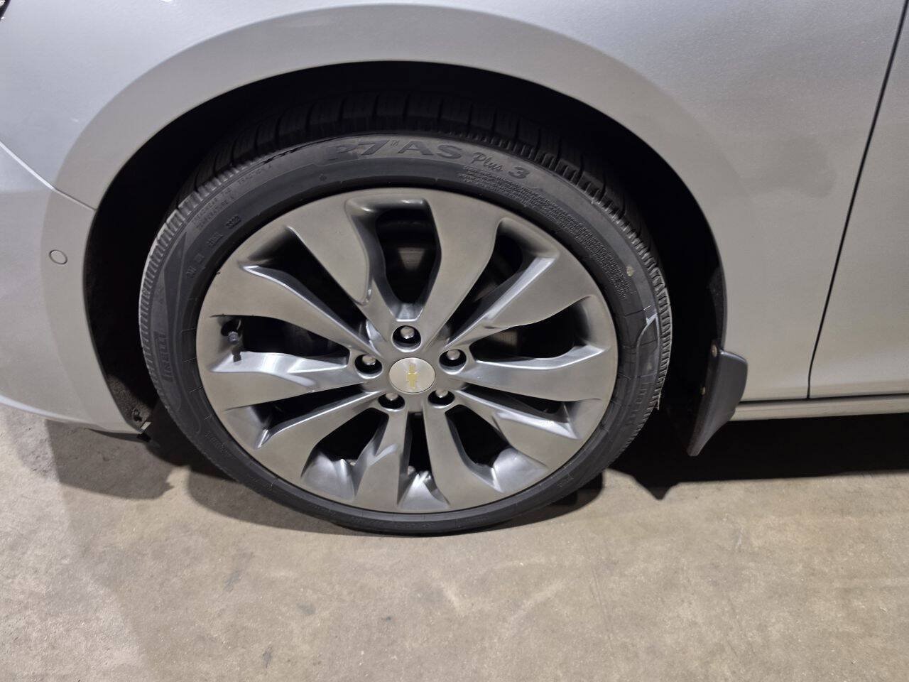 Used 2017 Chevrolet Malibu Premier w/ Premier Sun and Wheel Package FWD image 23