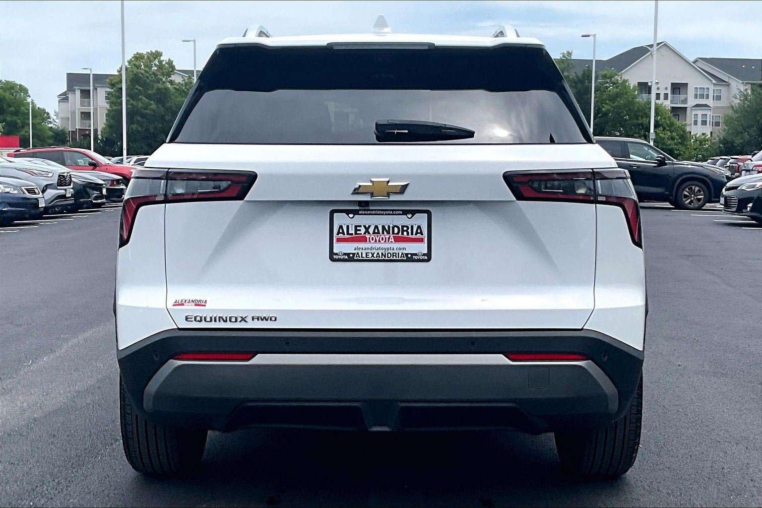 Used 2025 Chevrolet Equinox LT w/ Convenience Package II AWD/4WD image 4