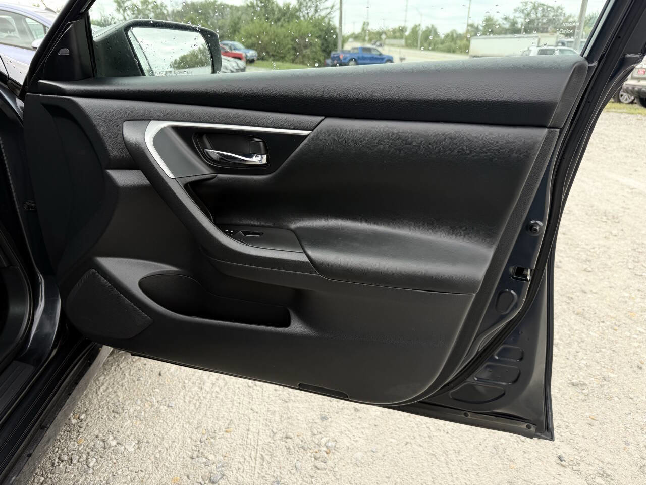 Used 2017 Nissan Altima 2.5 SV image 14