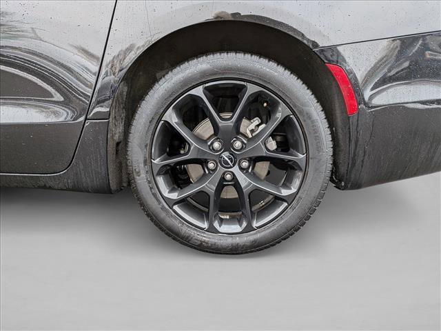 Used 2025 Chrysler Pacifica Limited image 24