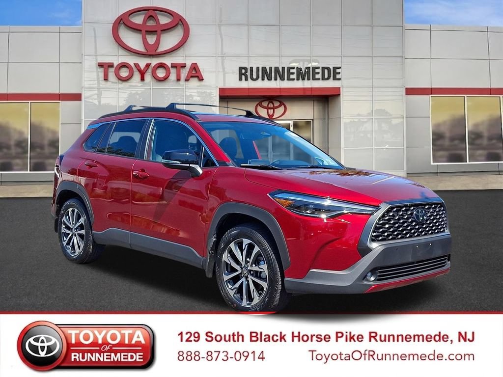 Certified 2025 Toyota Corolla Cross XLE w/ Convenience Package AWD/4WD image 1