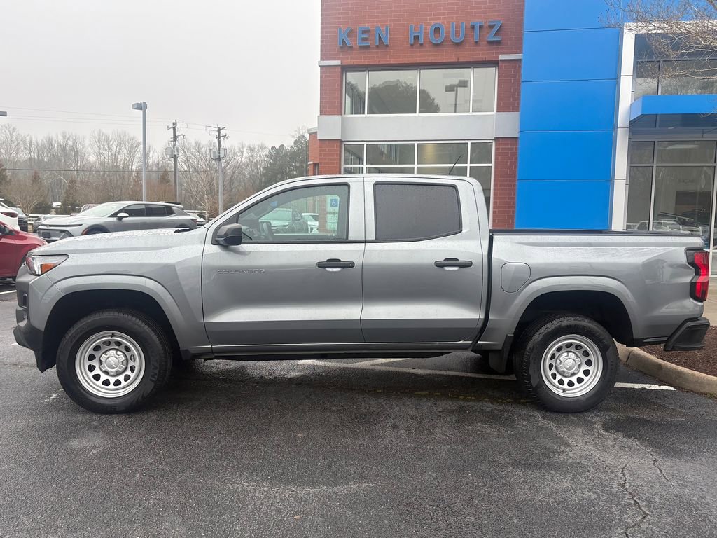 Used 2023 Chevrolet Colorado W/T image 2
