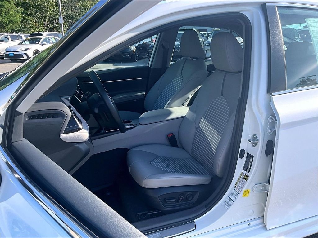 Used 2024 Toyota Camry SE AWD/4WD image 10