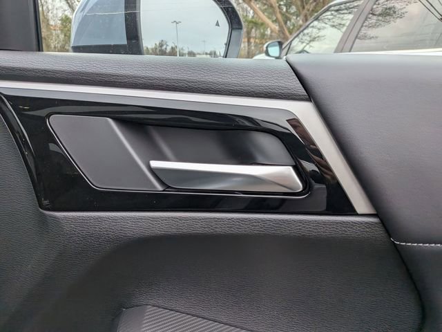 New 2026 Mitsubishi Outlander SE image 33