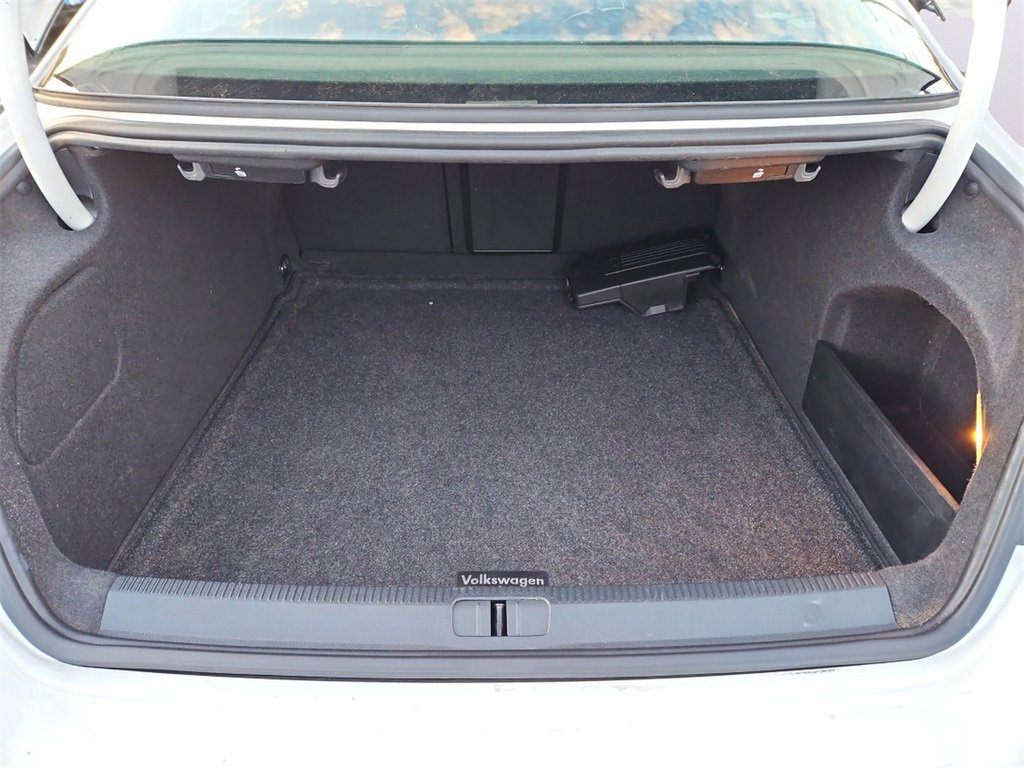 Used 2013 Volkswagen CC Sport image 28