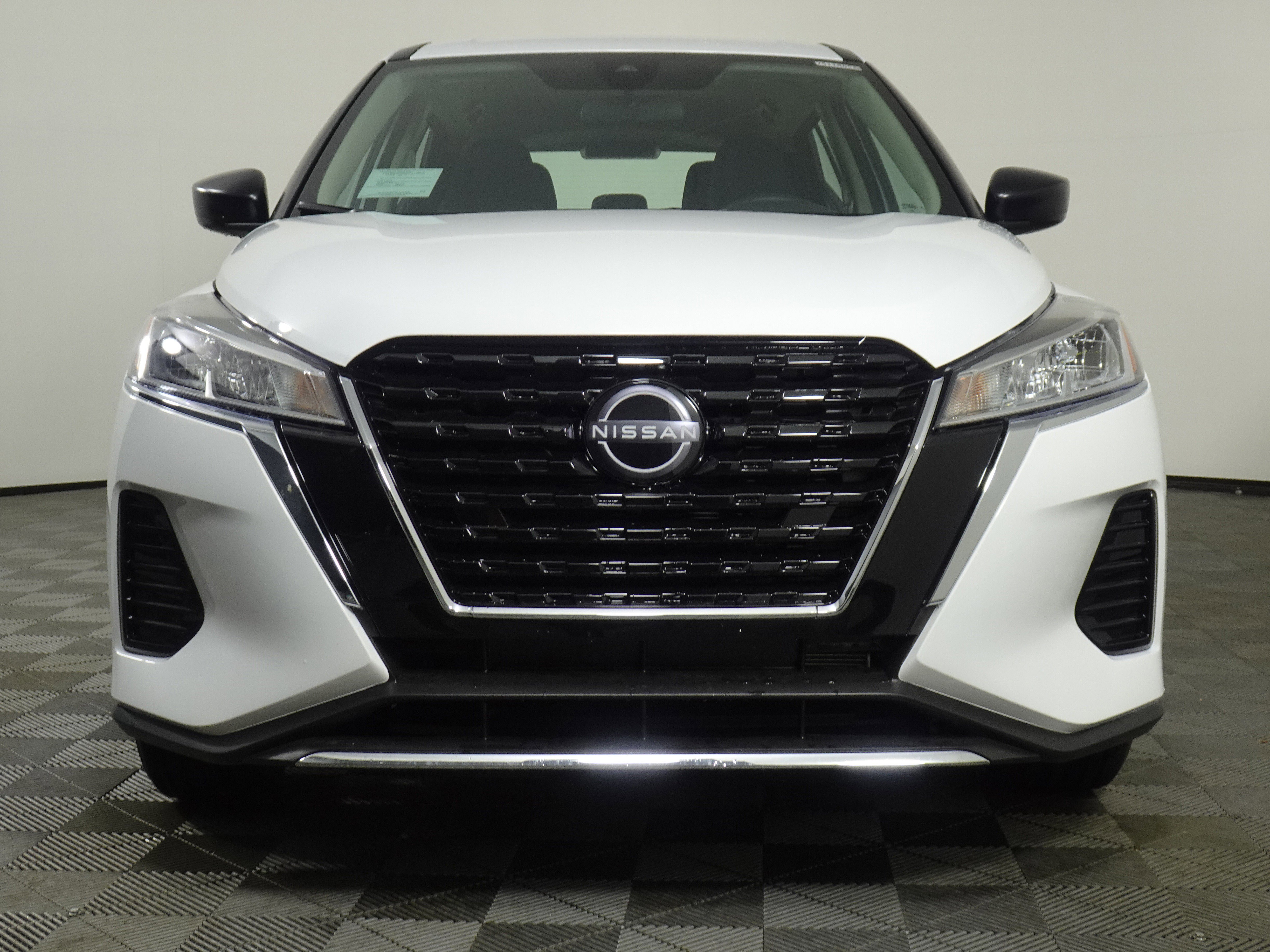 New 2025 Nissan Kicks Play S image 17