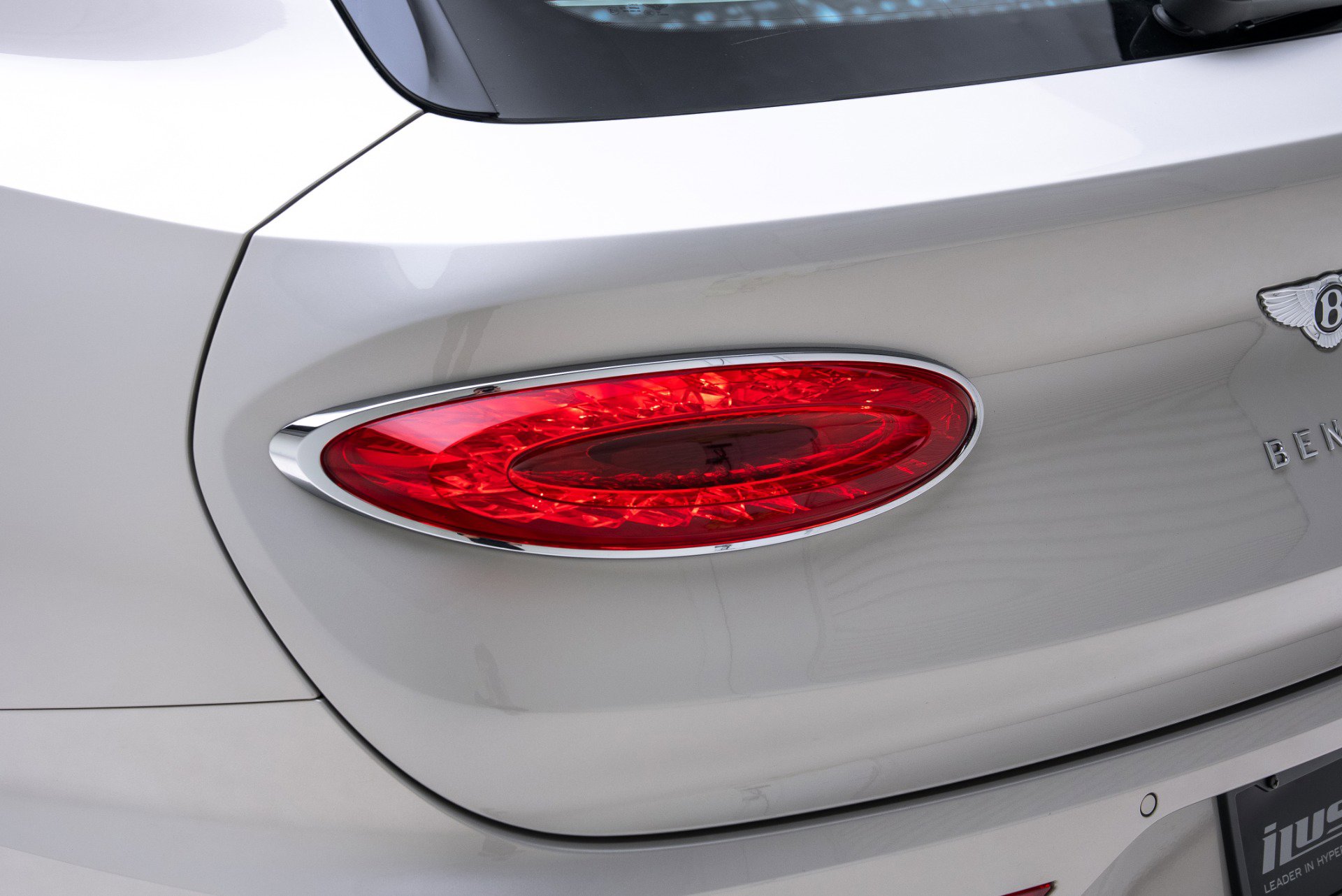 Used 2021 Bentley Bentayga image 27