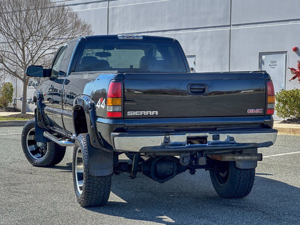Used 2005 GMC Sierra 3500 SLT image 9