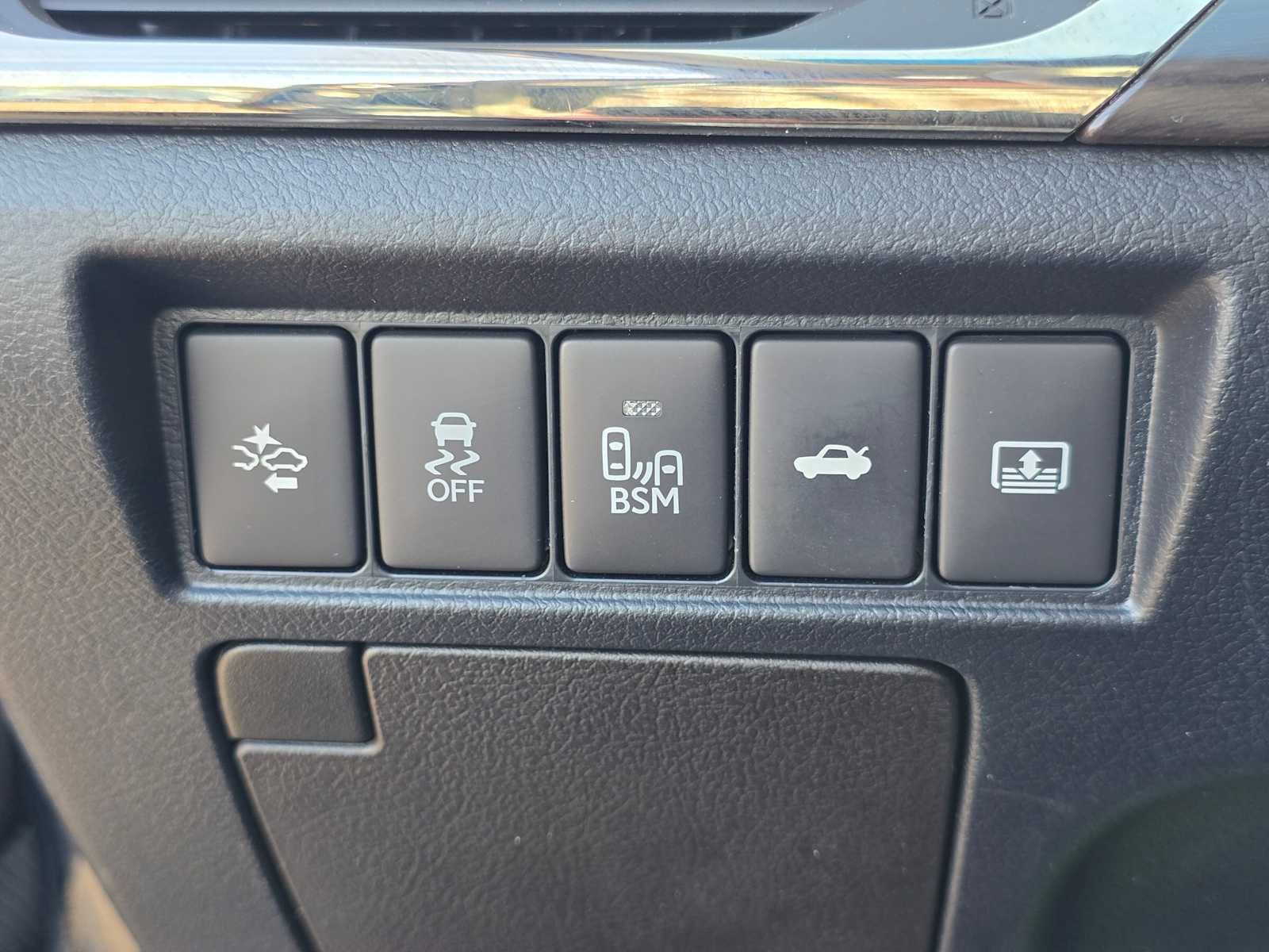 Certified 2018 Toyota Avalon Limited w/ All Weather Liner Package image 25