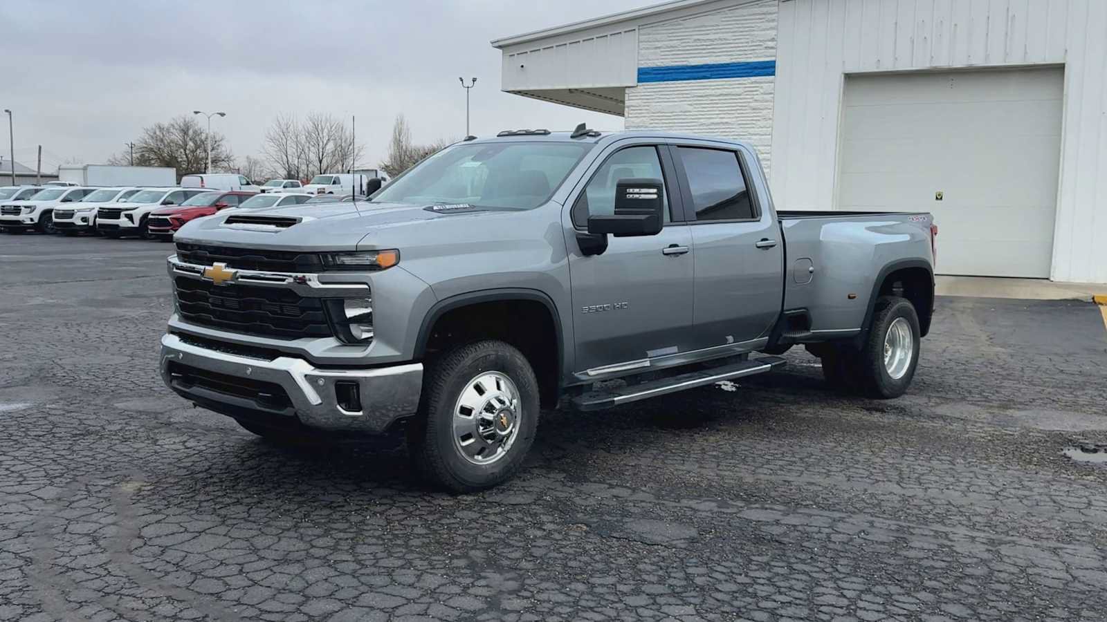 New 2026 Chevrolet Silverado 3500 LT w/ All Star Edition AWD/4WD image 4