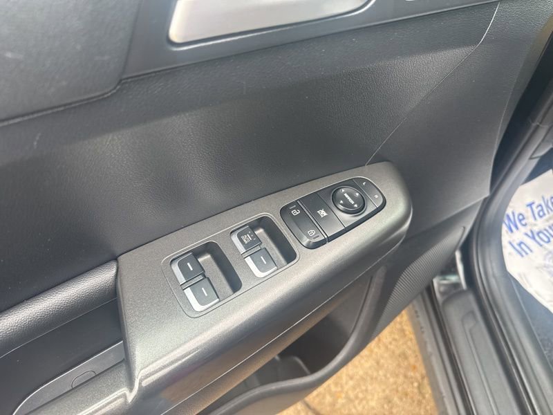 Used 2019 Kia Sportage LX image 21