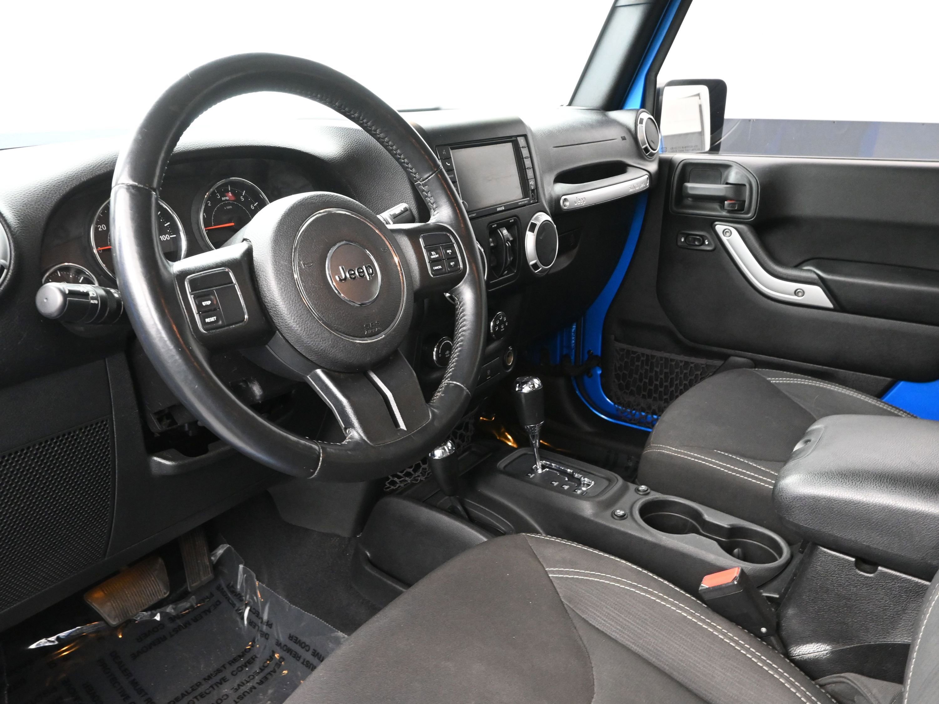 Used 2015 Jeep Wrangler Unlimited Sahara image 10