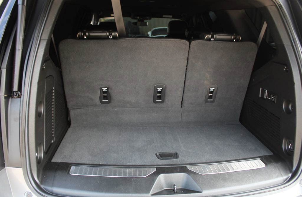 Used 2022 Chevrolet Tahoe Premier RWD image 34