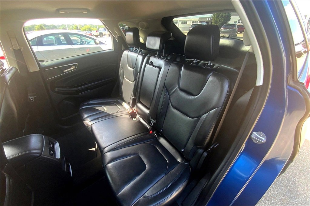 Used 2020 Ford Edge Titanium image 26