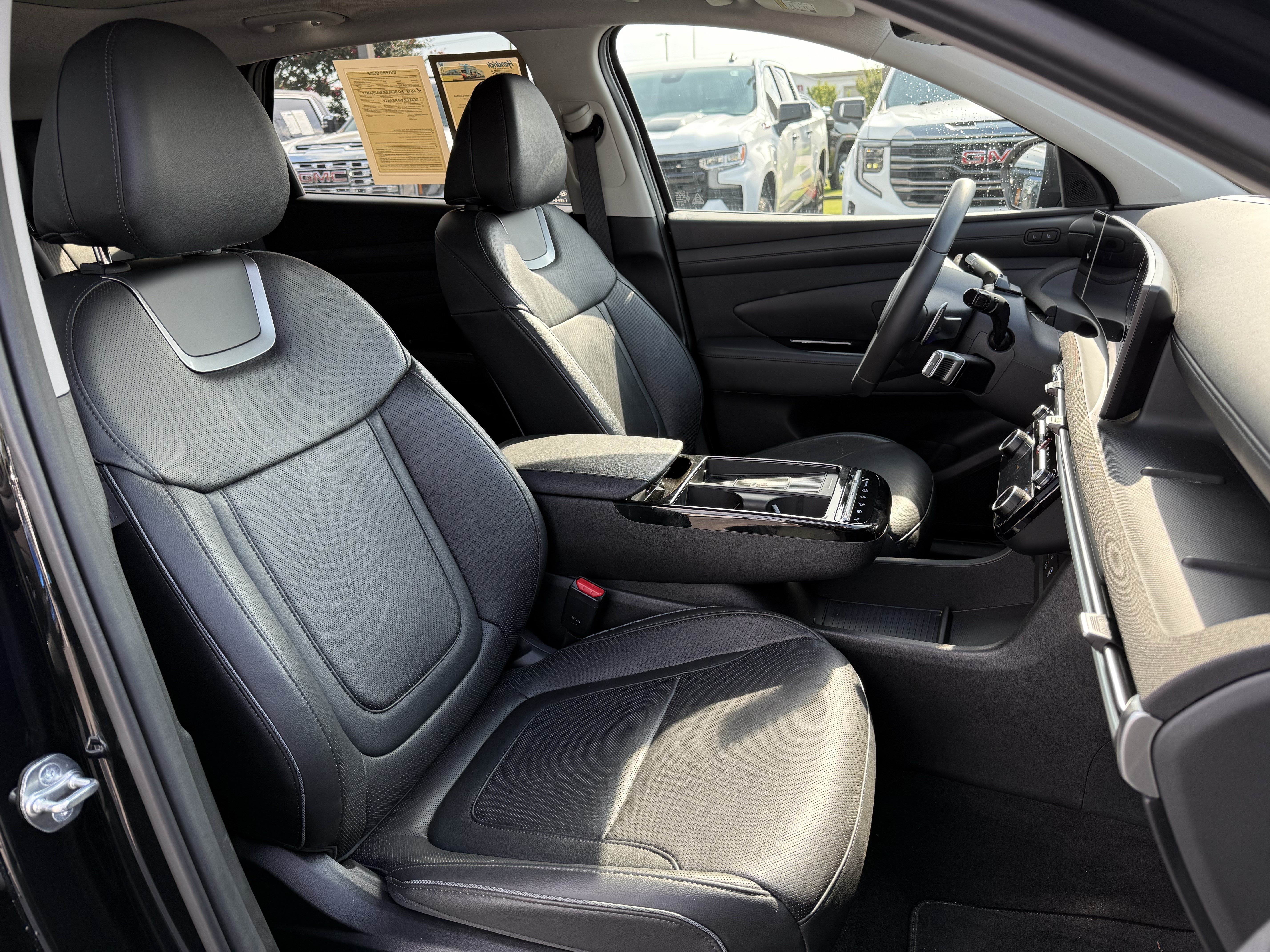 Used 2025 Hyundai Tucson Limited FWD image 24