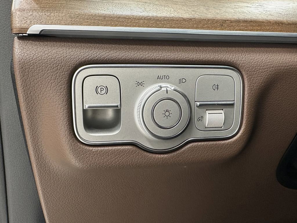 Certified 2025 Mercedes-Benz GLS 450 4MATIC image 36