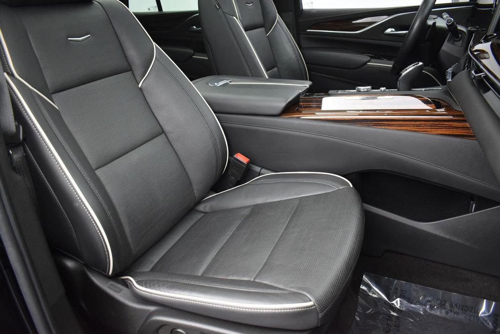 Used 2022 Cadillac Escalade Premium Luxury AWD/4WD image 37