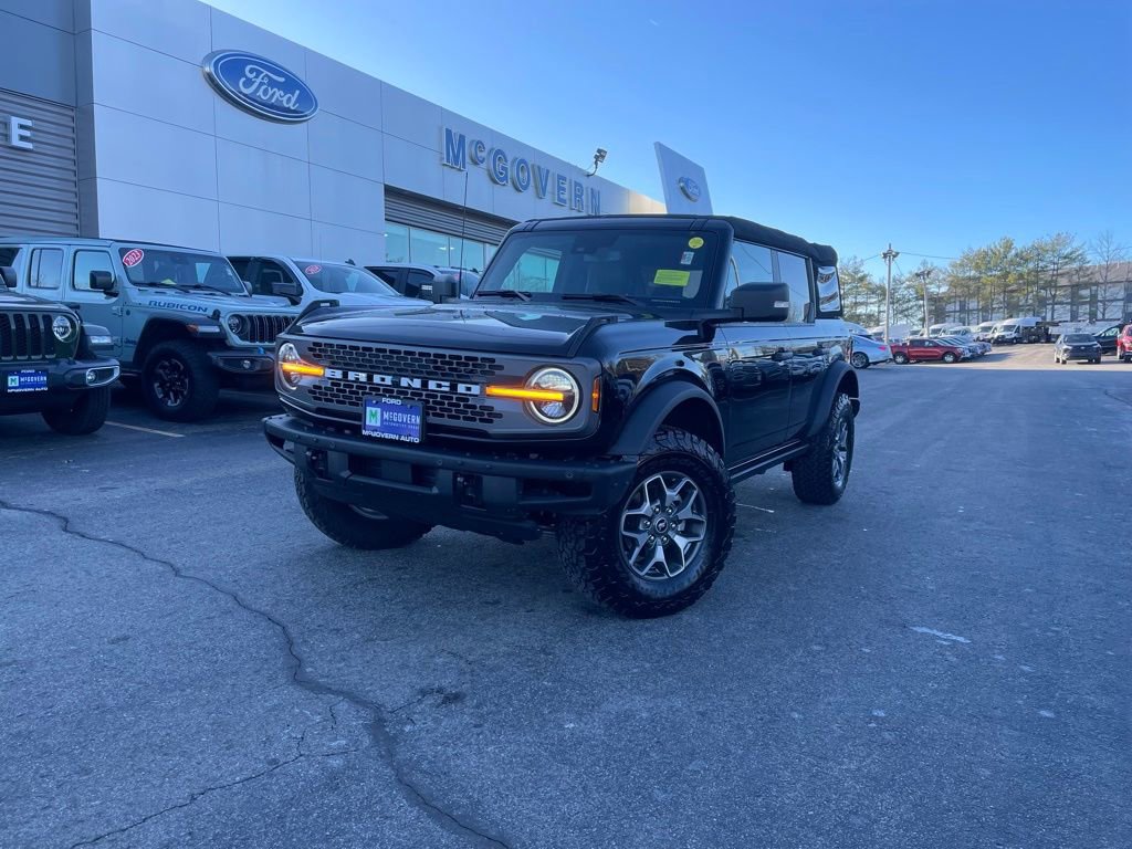 Used 2024 Ford Bronco Badlands image 2