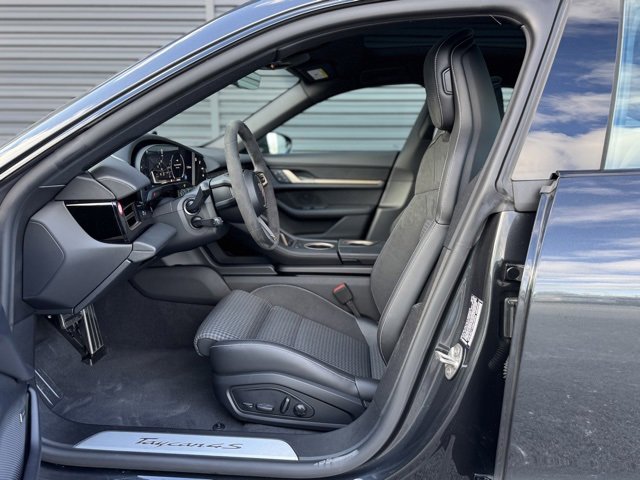 New 2025 Porsche Taycan 4S image 25