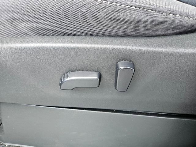 Used 2022 Nissan Frontier SV image 9