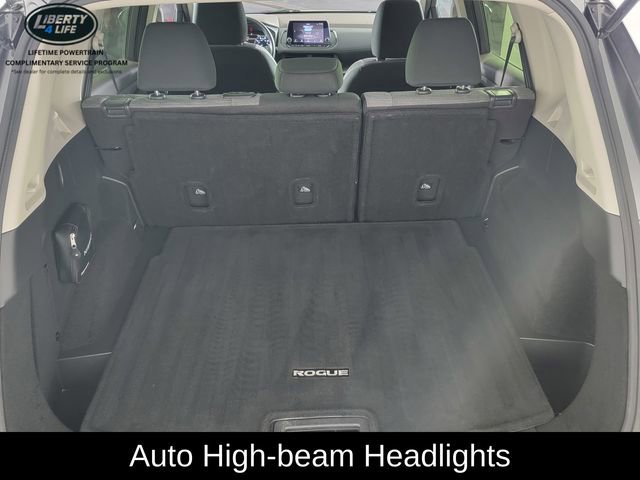 Used 2023 Nissan Rogue SV AWD/4WD image 16