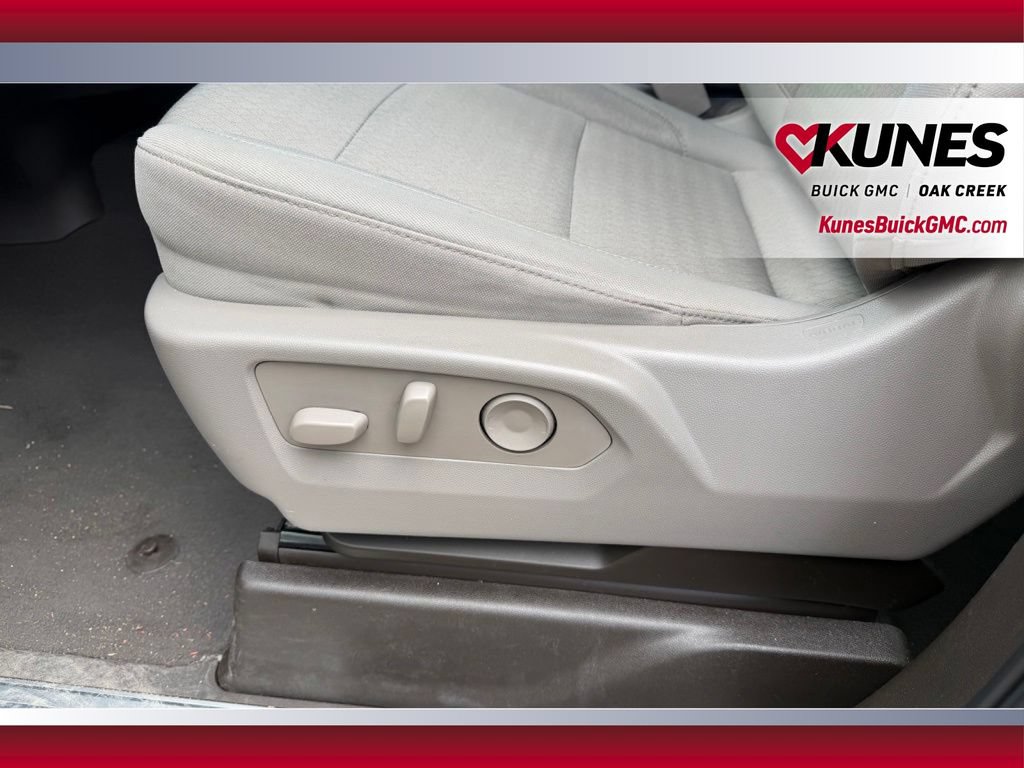 Used 2025 Chevrolet Silverado 1500 LT AWD/4WD image 13