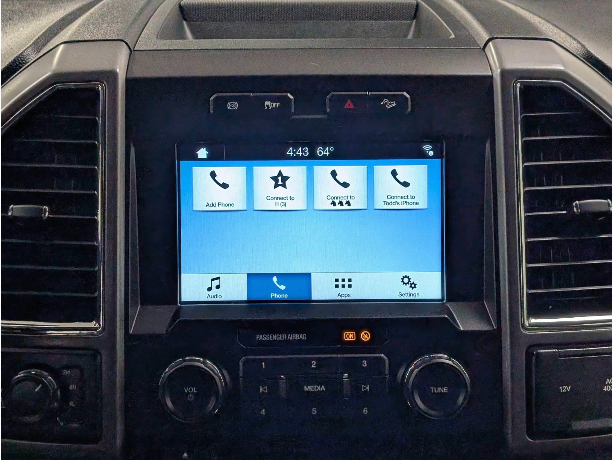 Used 2018 Ford F350 XLT w/ XLT Premium Package AWD/4WD image 15