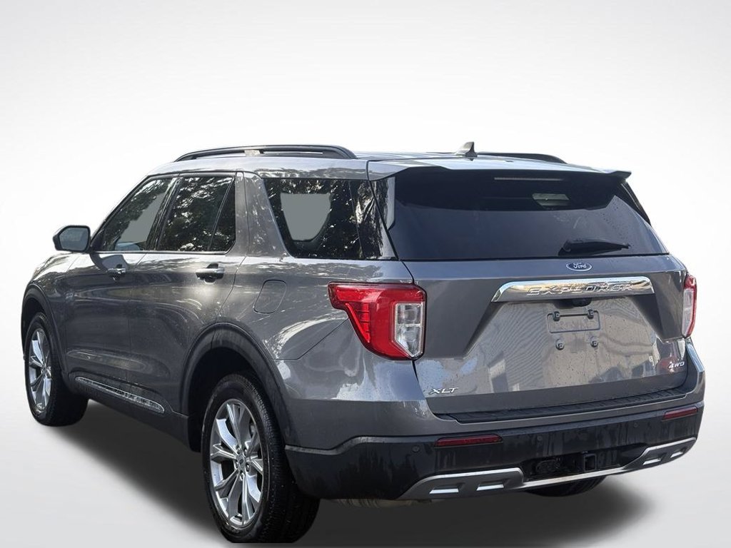Used 2023 Ford Explorer XLT w/ Equipment Group 202A AWD/4WD image 3
