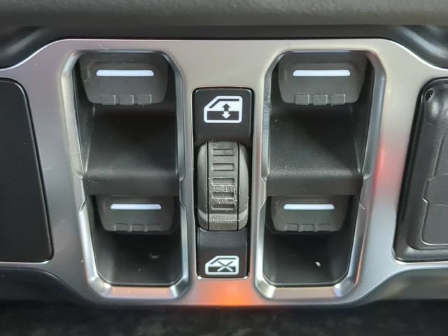 New 2026 Jeep Wrangler Unlimited Sahara AWD/4WD image 30