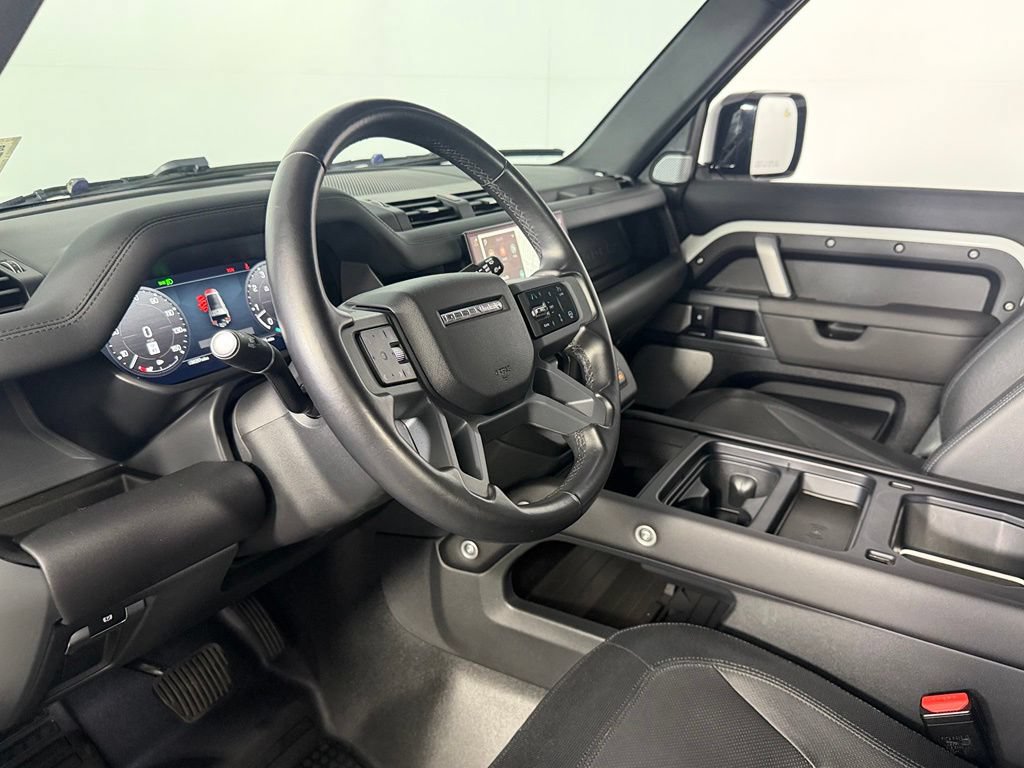 Used 2024 Land Rover Defender 130 X-Dynamic SE AWD/4WD image 13