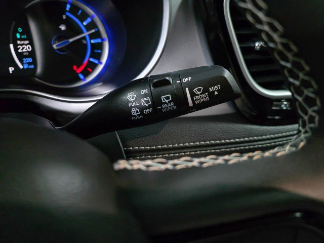 Used 2024 Chrysler Pacifica Limited image 25