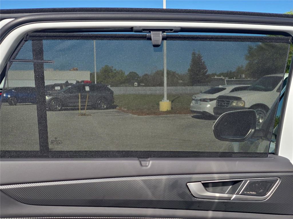 Used 2025 Volkswagen Atlas Cross Sport SEL Premium R-Line image 14