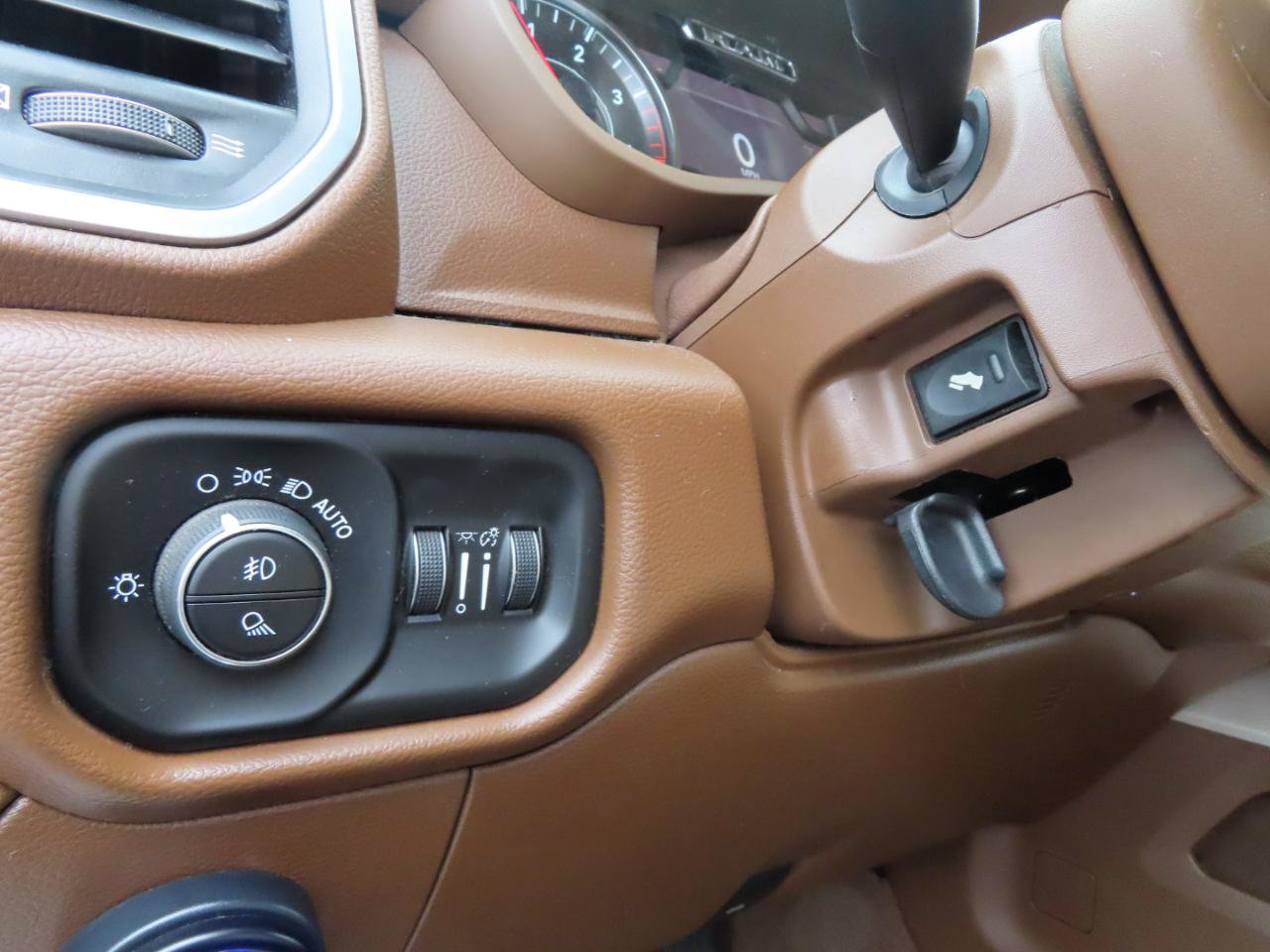 Used 2021 RAM 2500 Laramie AWD/4WD image 36