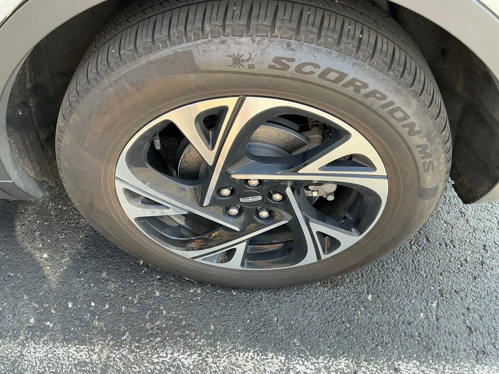 Used 2025 Lincoln Nautilus Premier image 8