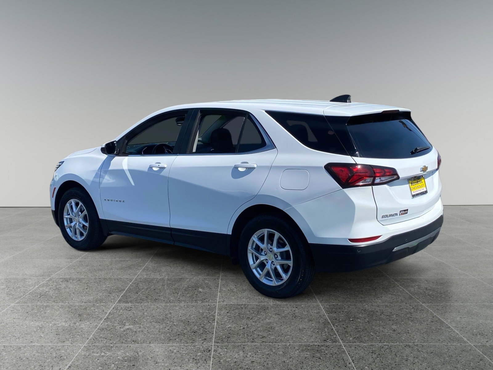 Used 2024 Chevrolet Equinox LT FWD image 3
