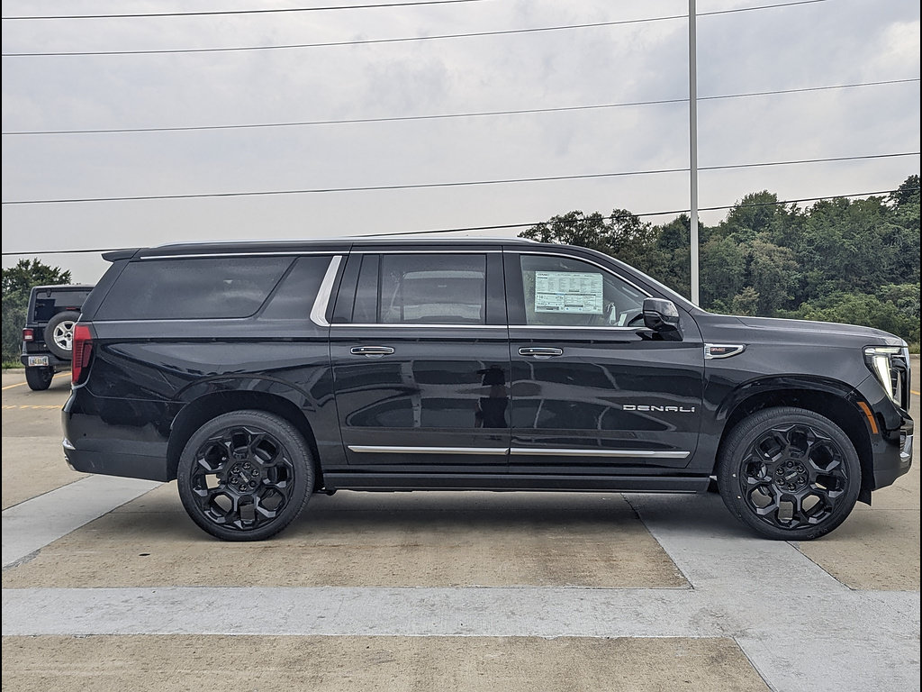 New 2026 GMC Yukon XL Denali AWD/4WD image 6