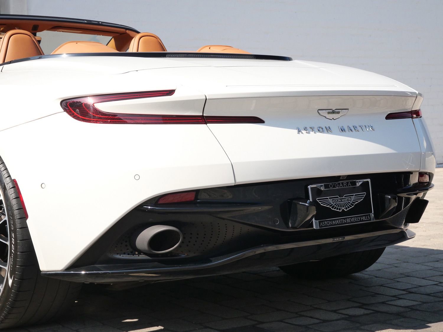 Used 2023 Aston Martin DB11 Volante RWD image 8