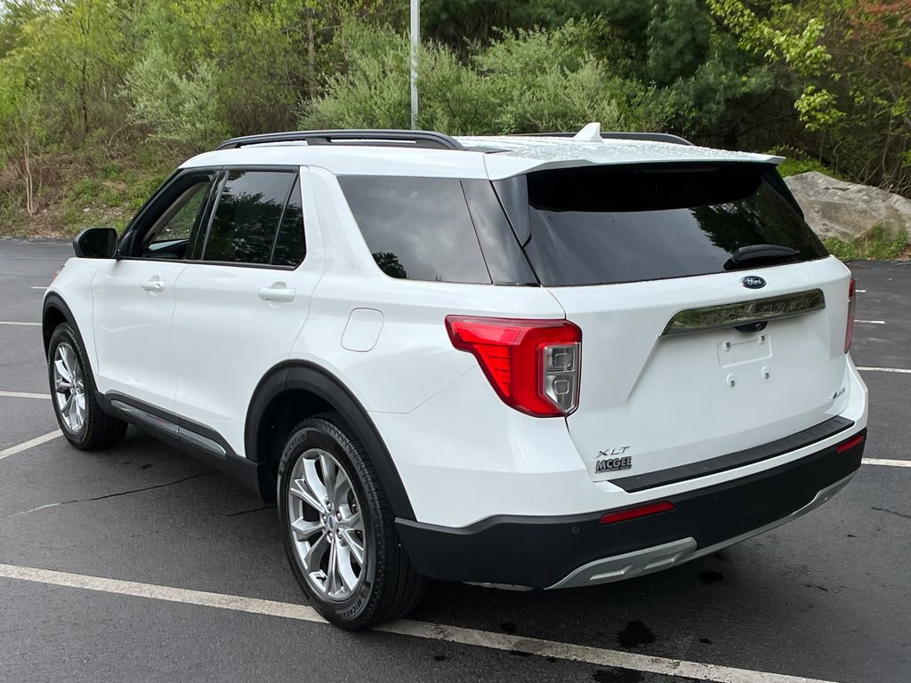 Used 2023 Ford Explorer XLT w/ Equipment Group 202A AWD/4WD image 3