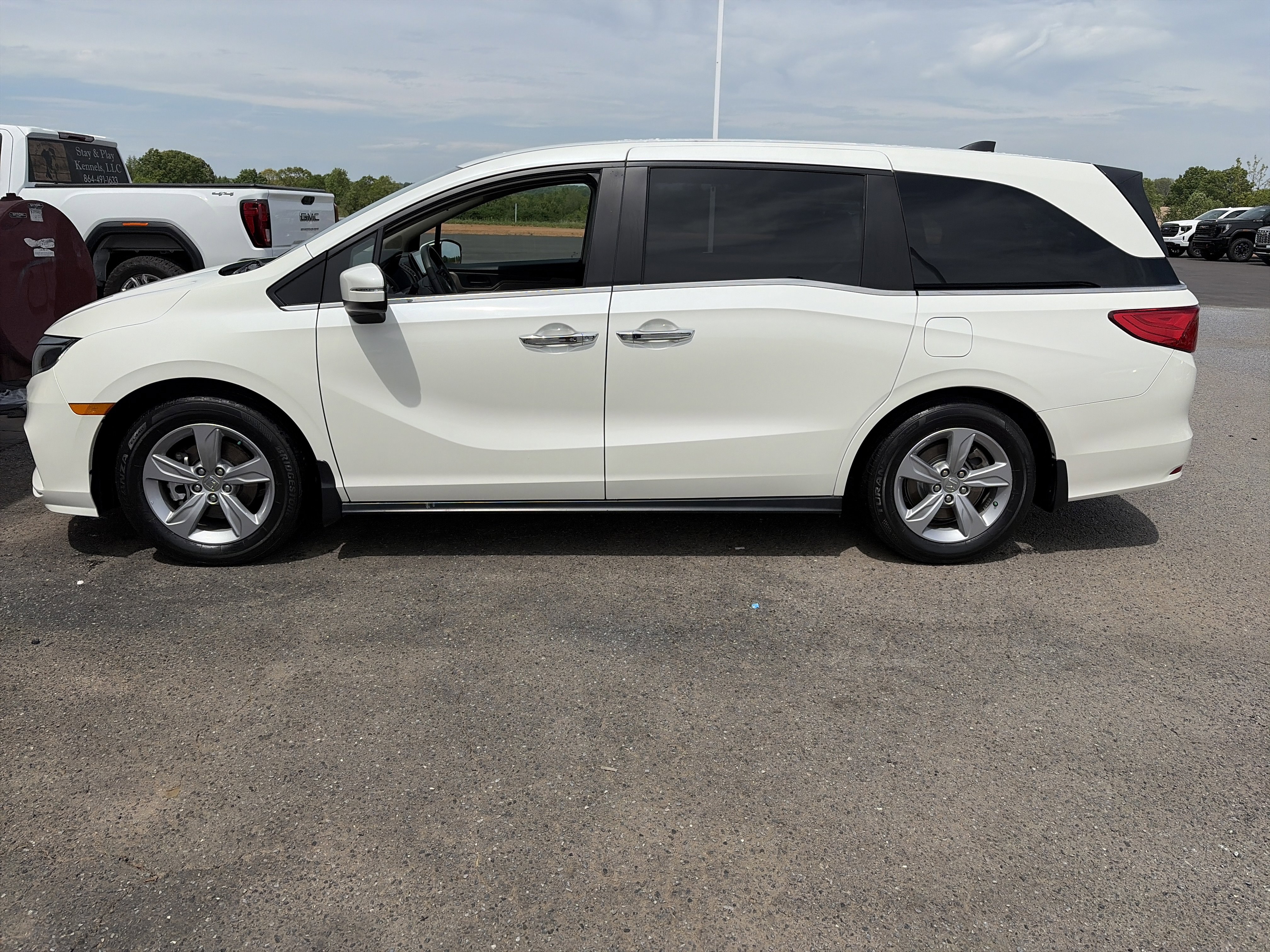 Used 2018 Honda Odyssey EX image 3
