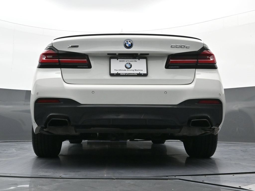Used 2023 BMW 530e xDrive w/ Premium Package image 28