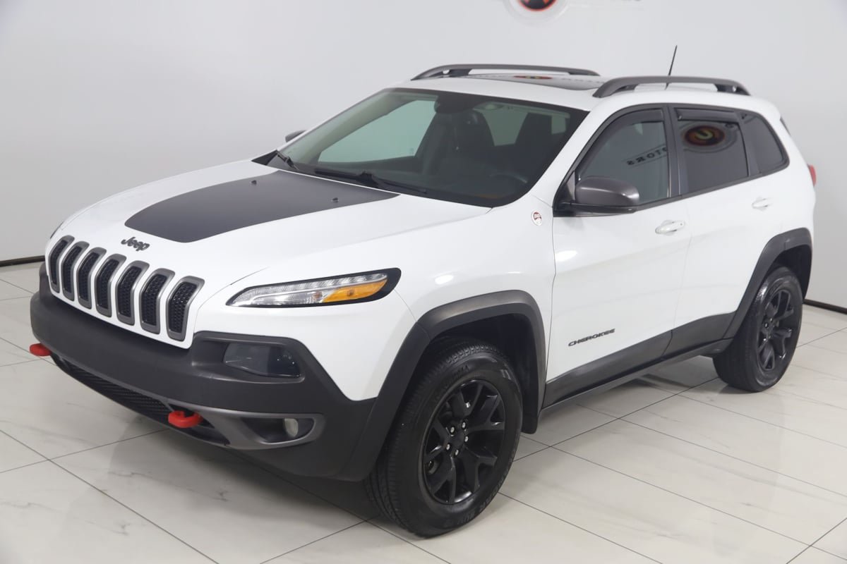 Used 2017 Jeep Cherokee Trailhawk AWD/4WD image 21