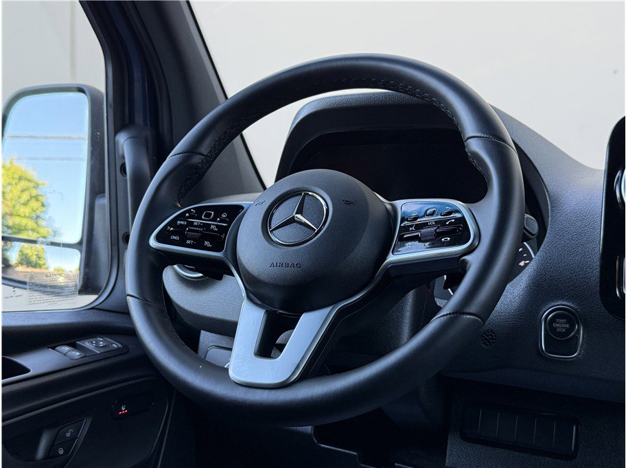 Used 2024 Mercedes-Benz Sprinter 3500 image 37