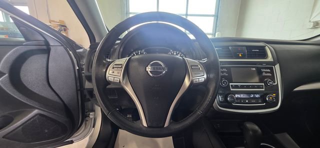 Used 2017 Nissan Altima 2.5 SV image 16