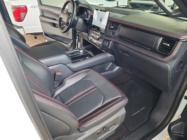 Used 2022 Ford Expedition Limited RWD image 11