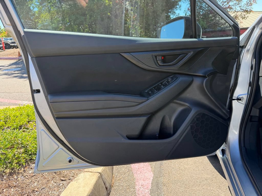 Used 2018 Subaru Impreza 2.0i Premium w/ Eyesight & BSD & Rcta AWD/4WD image 11