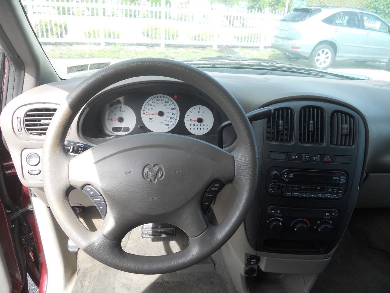 Used 2003 Dodge Grand Caravan SE FWD image 23