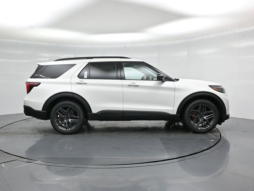 New 2026 Ford Explorer ST-Line w/ ST-Line Street Pack RWD image 27