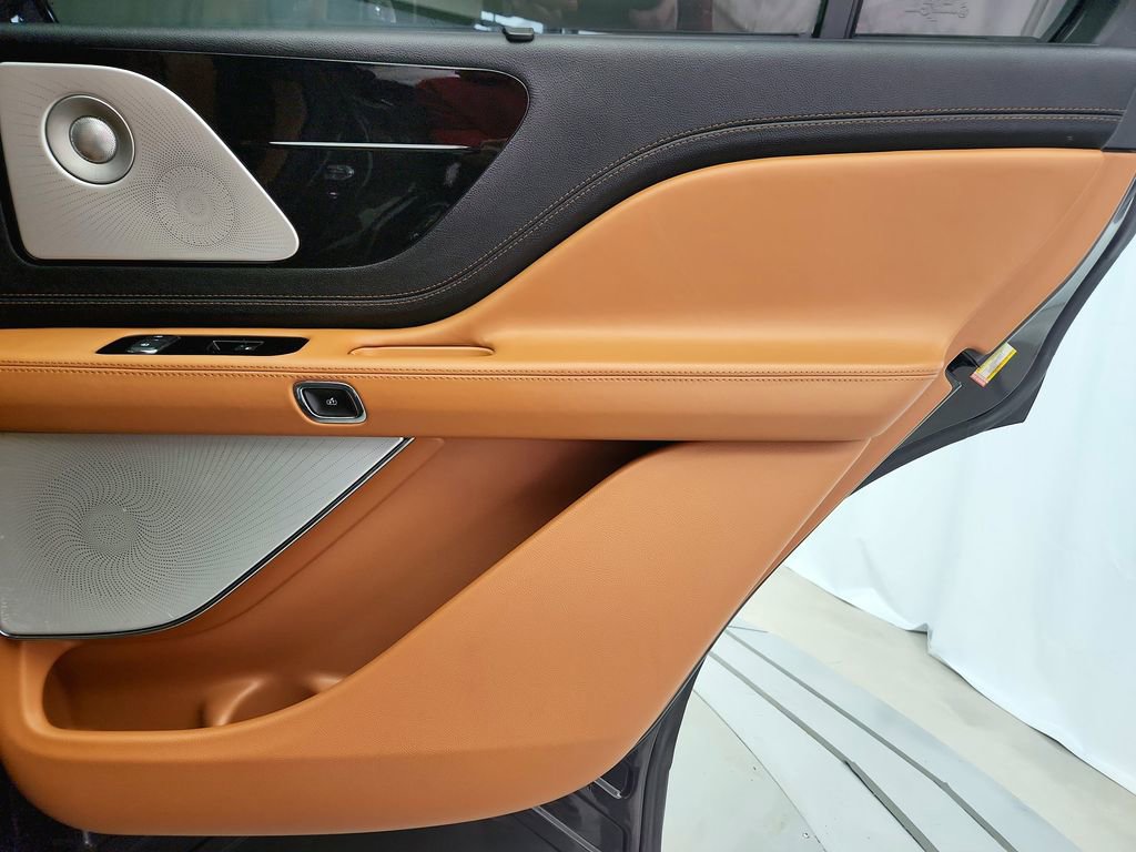 Used 2020 Lincoln Aviator Black Label Grand Touring w/ Class IV Trailer Tow Package image 40